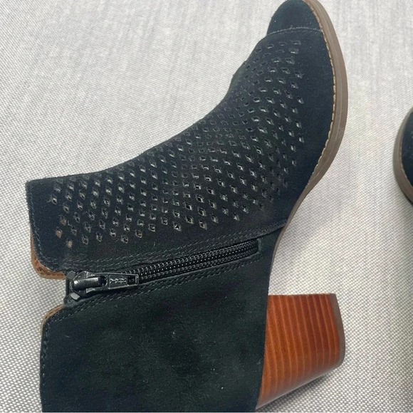 Vionic Chryssa Open Toe Genuine Leather Heeled Booties - Picture 6 of 9